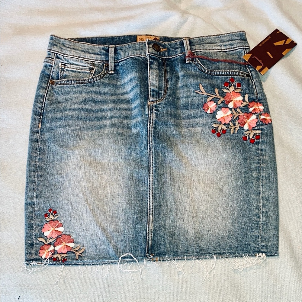 Driftwood ‘Sophia’ Denim Skirt with Floral Embroidery Sz 26